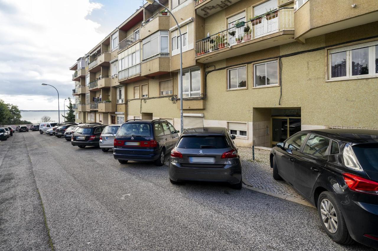 Whome Peaceful Alges Family Home Away From City Noise Lissabon Buitenkant foto